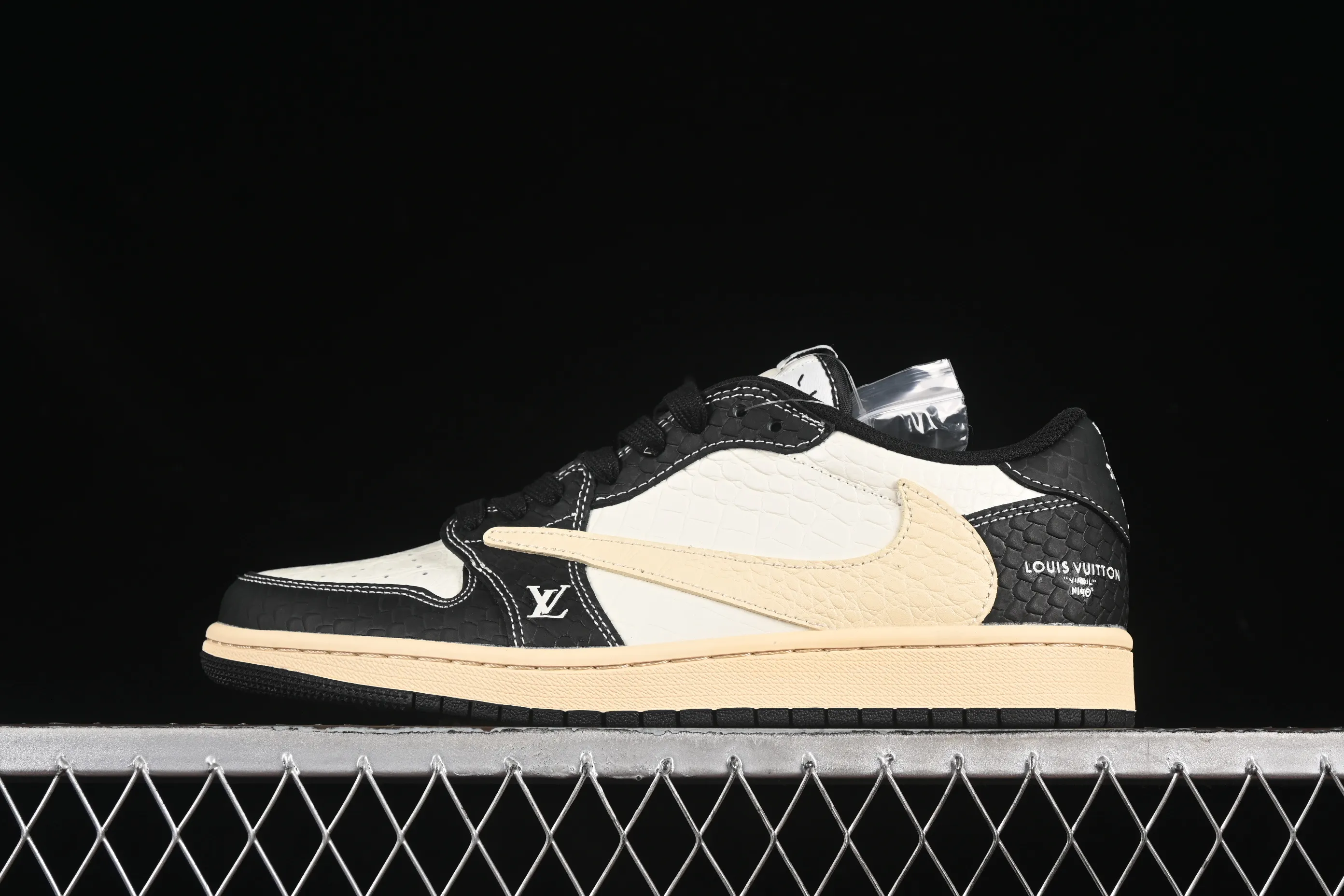 All categories Air Jordan Jordan series basketball shoes Air Jordan 1 Low High-end customized low-top sneakers Travis Scott x Fragment Design x Air Jordan 1 Low OG SP AJ1 LV joint beige crocodile pattern low-top cultural casual sneakers XX3168-152